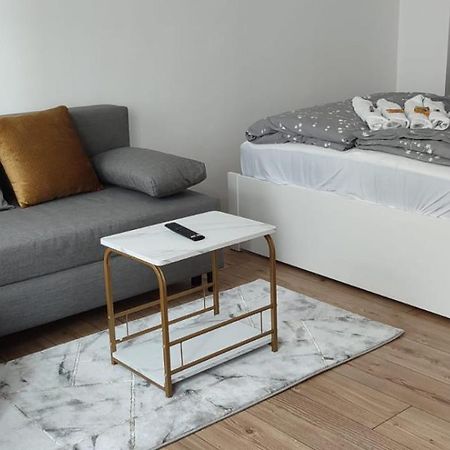 Privatzimmer-2 In Ruhiger Lage 9Min Von Hbh Nuremberg ภายนอก รูปภาพ