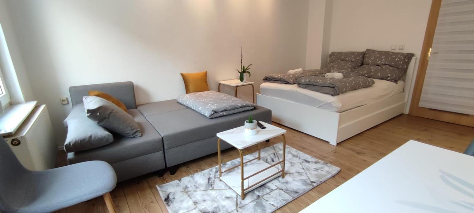 Privatzimmer-2 In Ruhiger Lage 9Min Von Hbh Nuremberg ภายนอก รูปภาพ