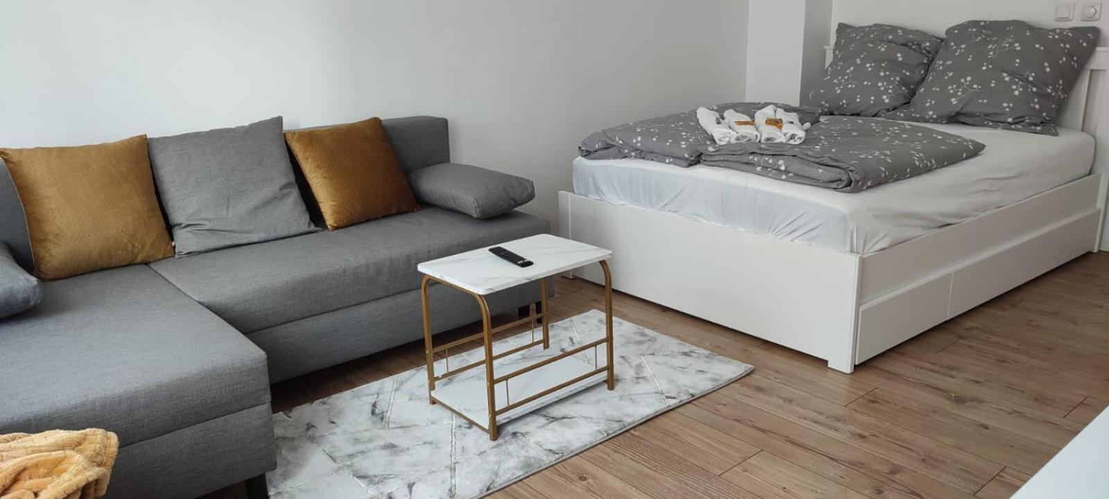 Privatzimmer-2 In Ruhiger Lage 9Min Von Hbh Nuremberg ภายนอก รูปภาพ